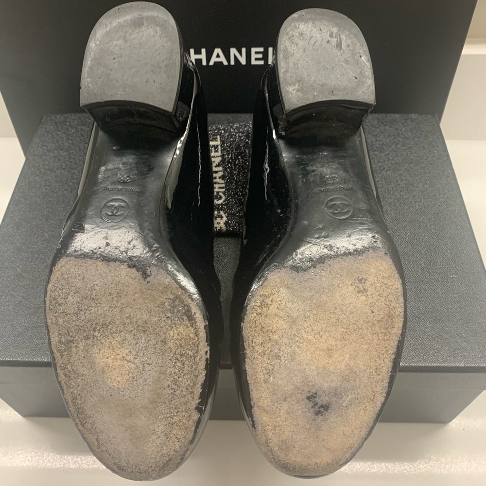 ❤️🖤Authentic Chanel Boots - Picture 4 of 5